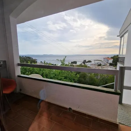 Apartment Claude Roses